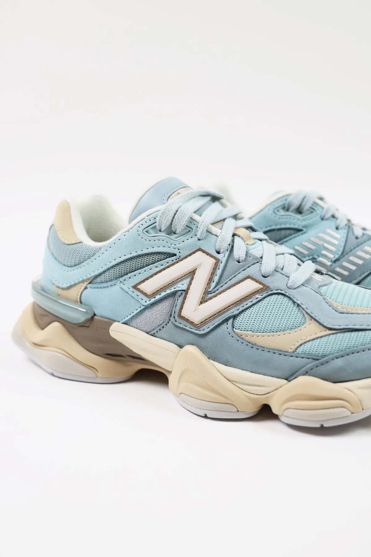 9060 - Blue/Beige