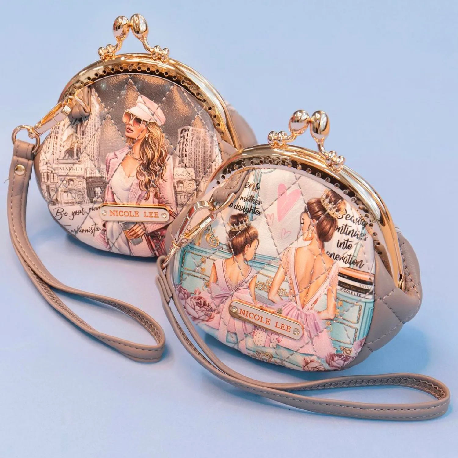 AMORA MINI POUCH WRISTLET