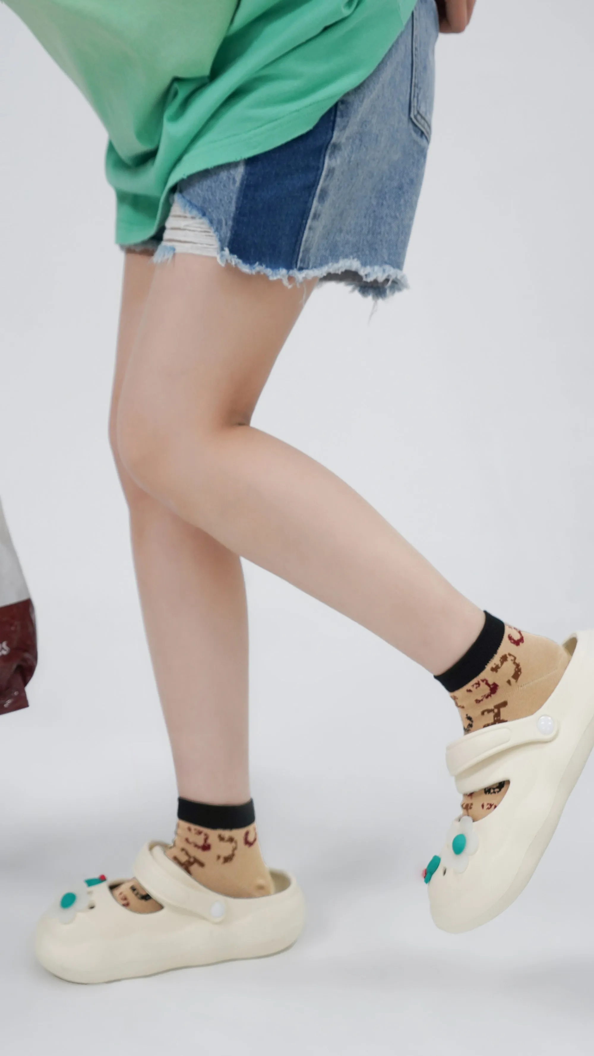 Color Chuu Lettering Pattern Socks
