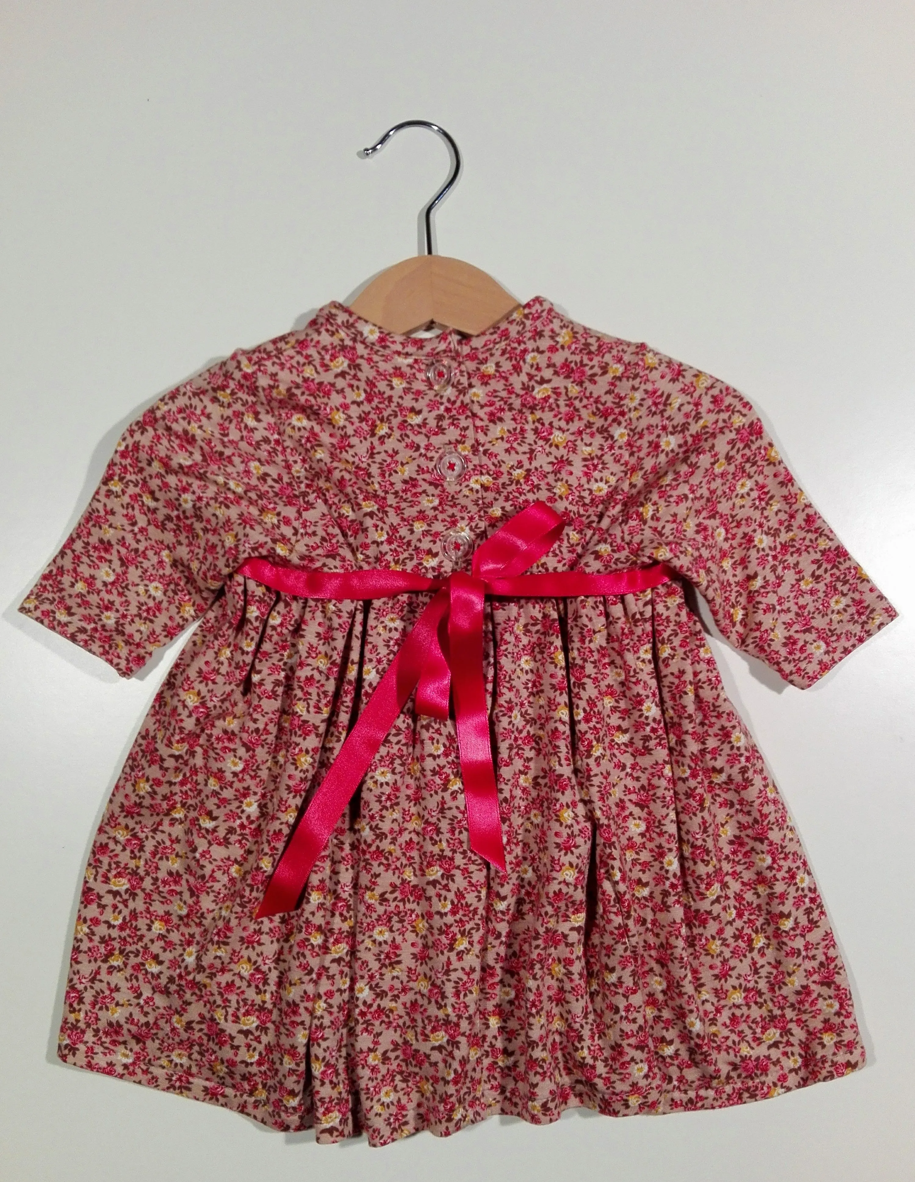 Long-sleeved Dress curled in the waist